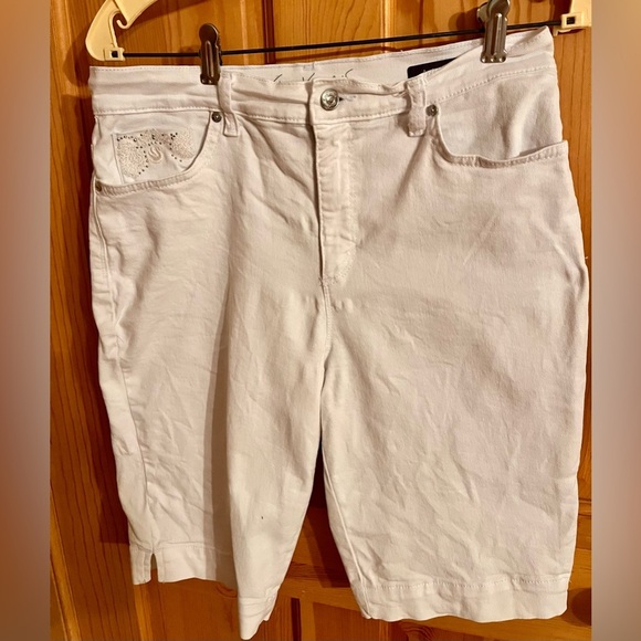Gloria Vanderbilt All Around Slimming Effect Amanda White Denim Shorts Size 8 - Picture 8 of 13